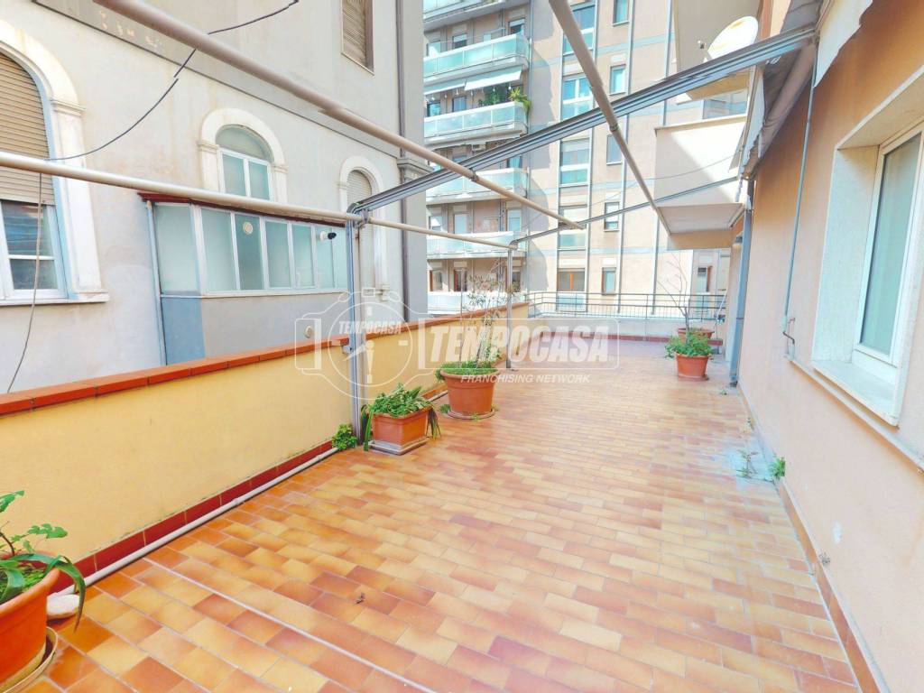 Four-Room Apartment with Large Terrace in Central Pescara