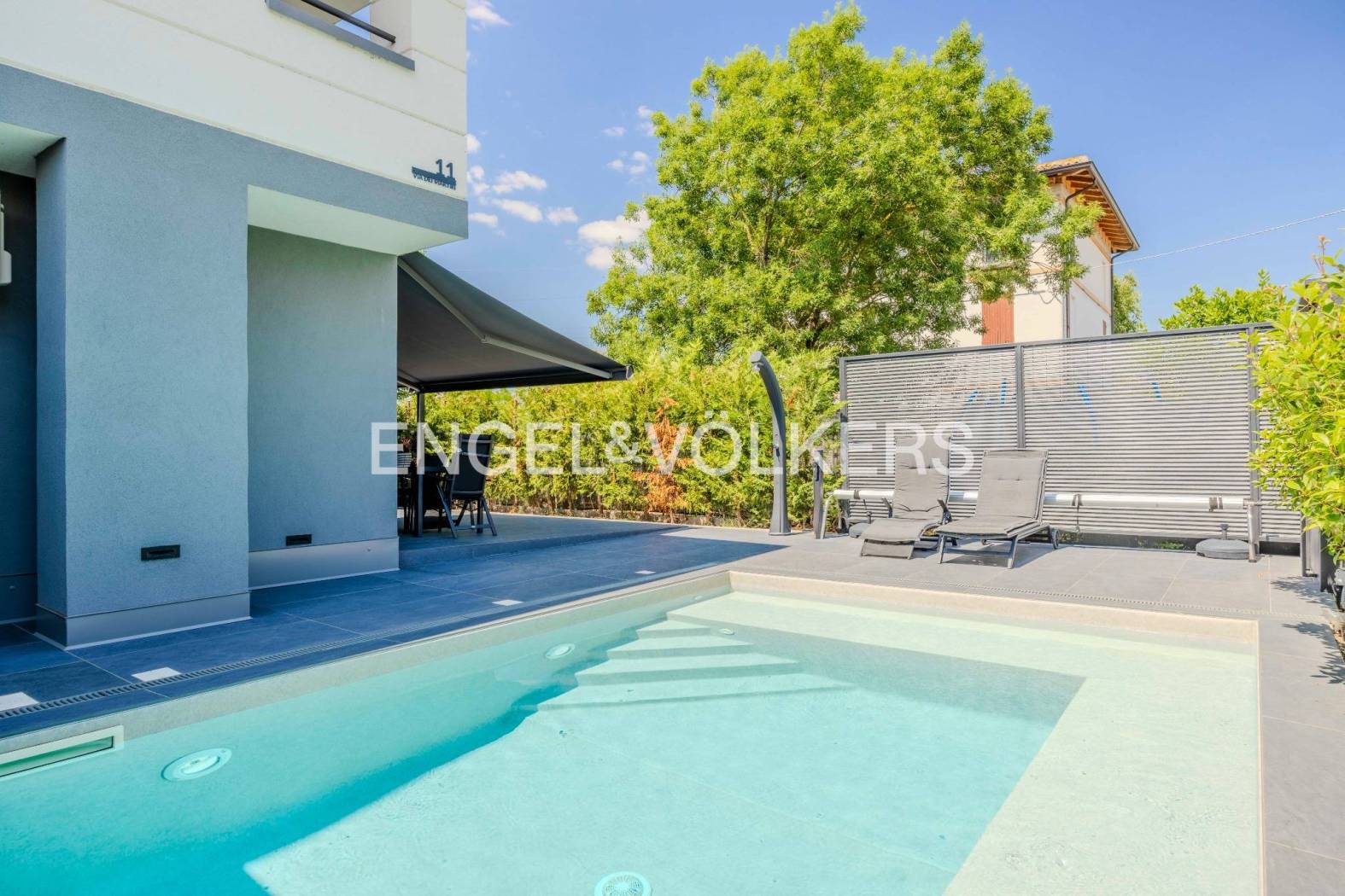 Renovated Semi-Detached Villa with Pool in Amola di Persiceto