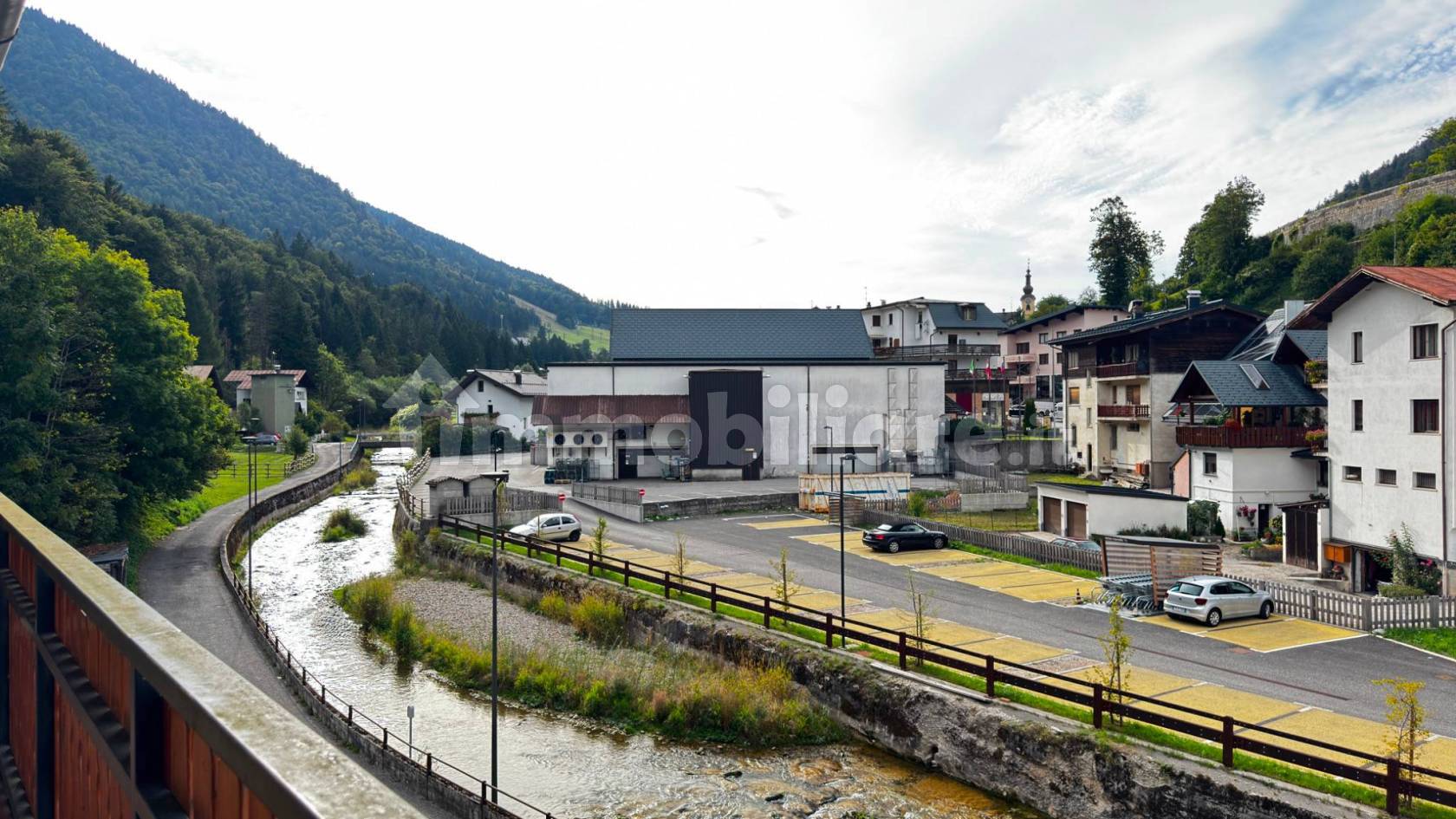Apartmán 2+kk s panoramatickou terasou a garáží v Tarvisiu - 3