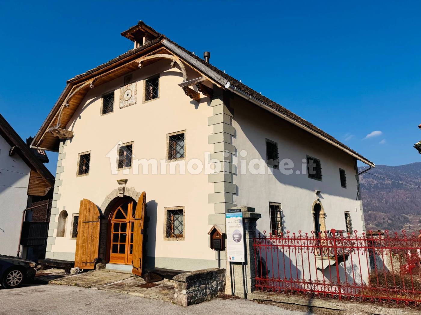 Renovated Villa with Garden in Mione di Ovaro