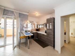Renovated One-Bedroom Apartment with Terrace in Rome Fonte Laurentina - 3