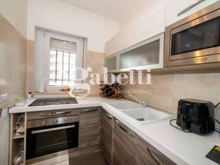 Renovated One-Bedroom Apartment with Terrace in Rome Fonte Laurentina - 4