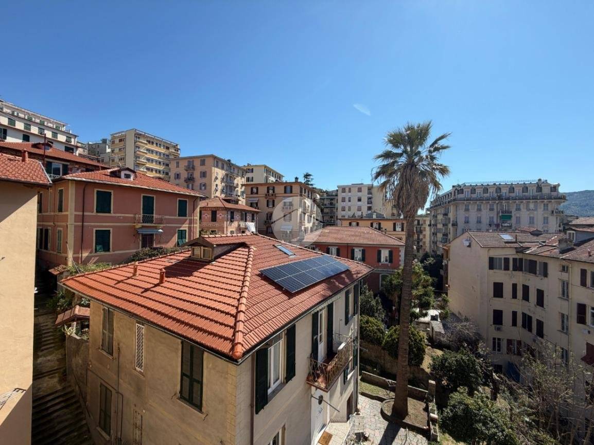 Atikový byt s panoramatickou terasou v historickém centru La Spezia - 3