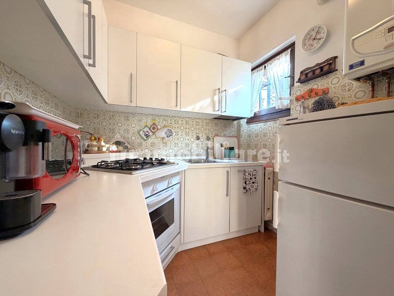Three-Room Apartment with Garden and Parking in Sirmione - 4
