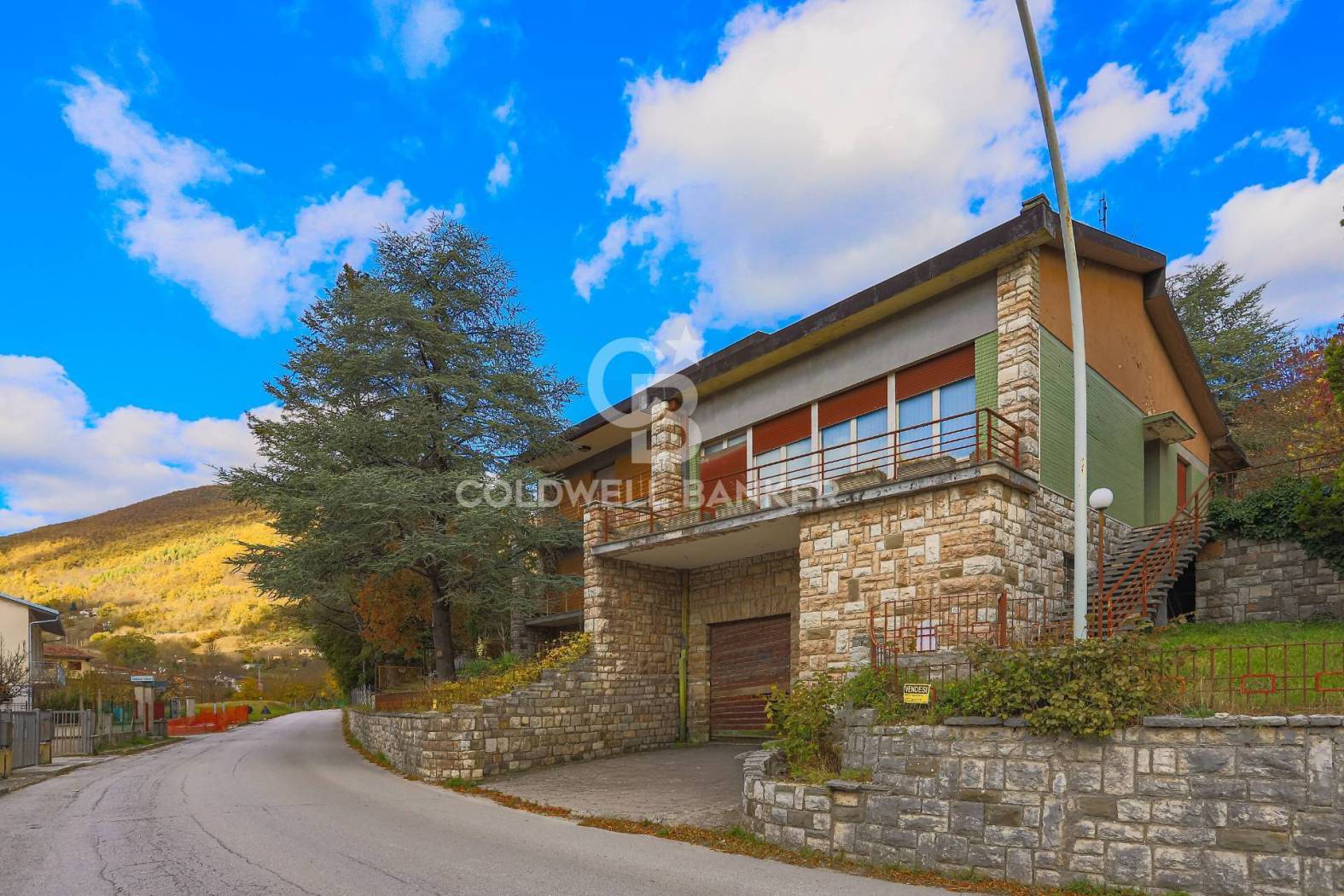 Detached Villa in Cantiano