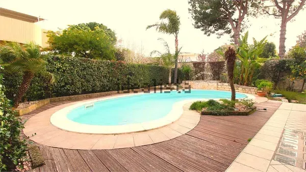 Semi-Detached Villa with Pool and Garden in Bari Carrassi - 2