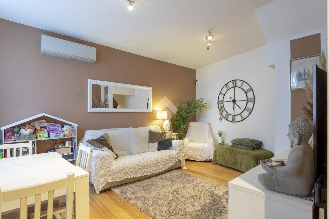 Townhouse with Garage on Via Mannelli in Florence