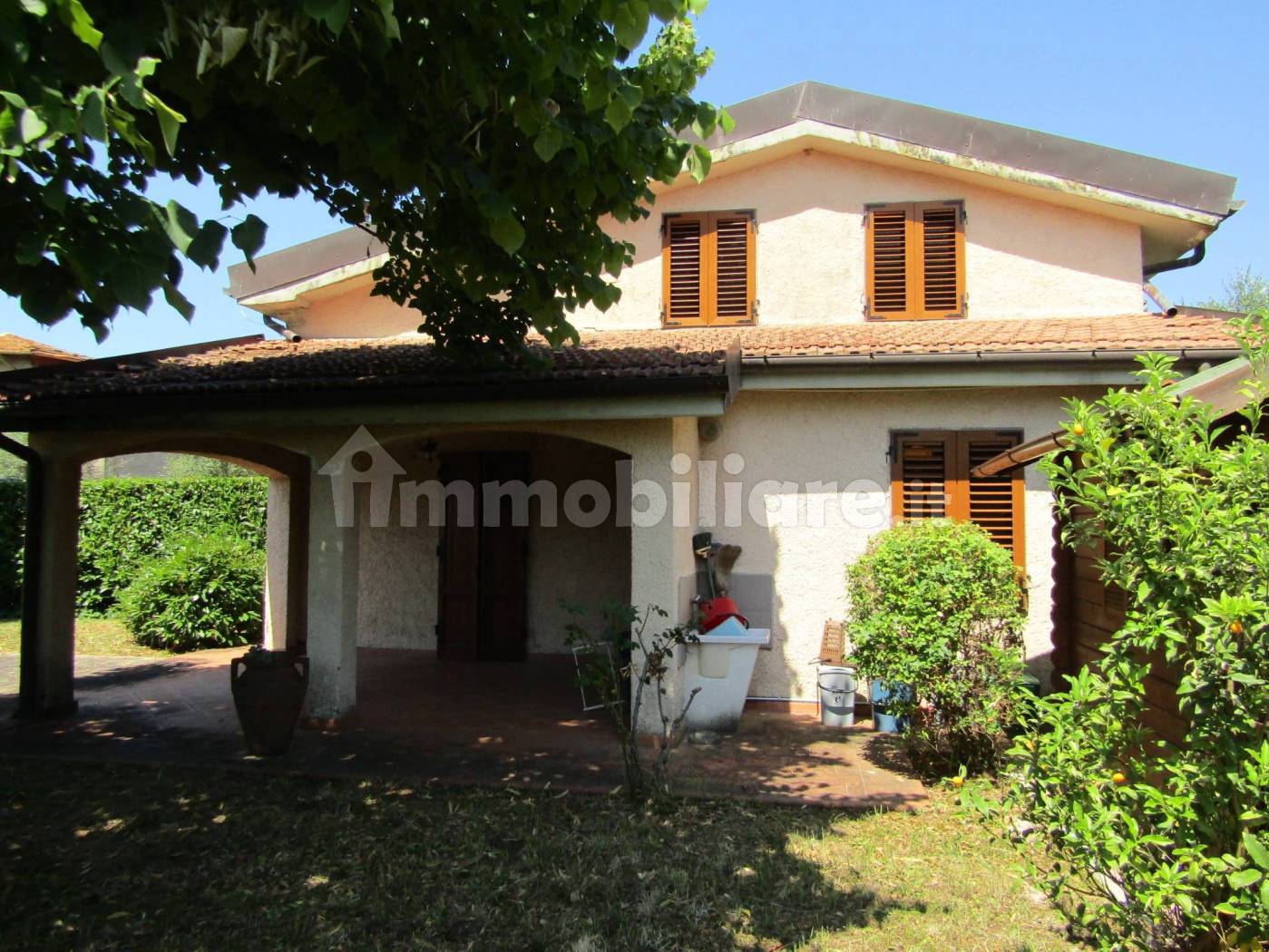 Renovated Semi-Detached Villa in Pietrasanta